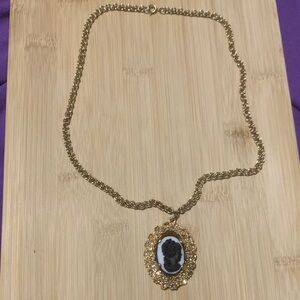 Elegant Gold Cameo Pendant Necklace